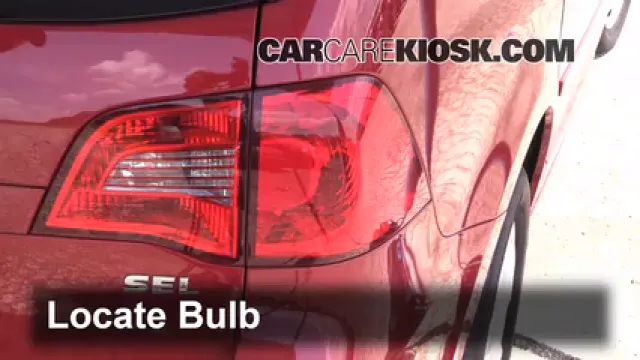 2009 Volkswagen Routan SEL 4.0L V6 Lights Tail Light (replace bulb)